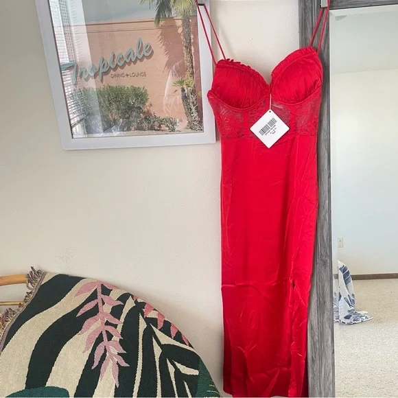 Hello Molly Go For The Crown Dress / Hello Molly Dress - Picture 6 of 8